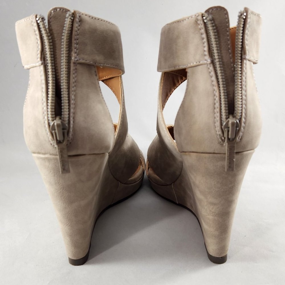 Michael Antonio Sandals - Picture 3 of 7